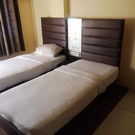 Hotel Kadamb Inn Ahmedabad Luaran gambar